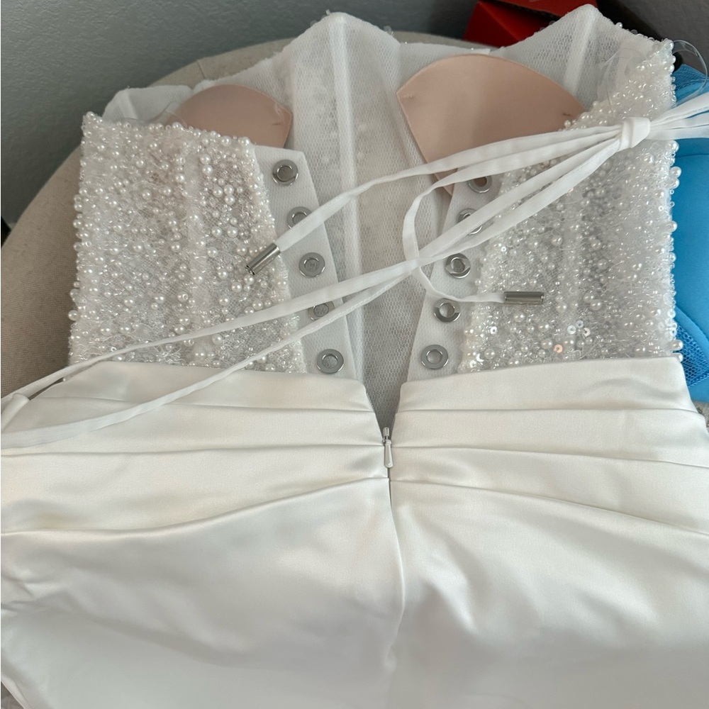 Elegant Beaded White Gown - Picture 4 of 4